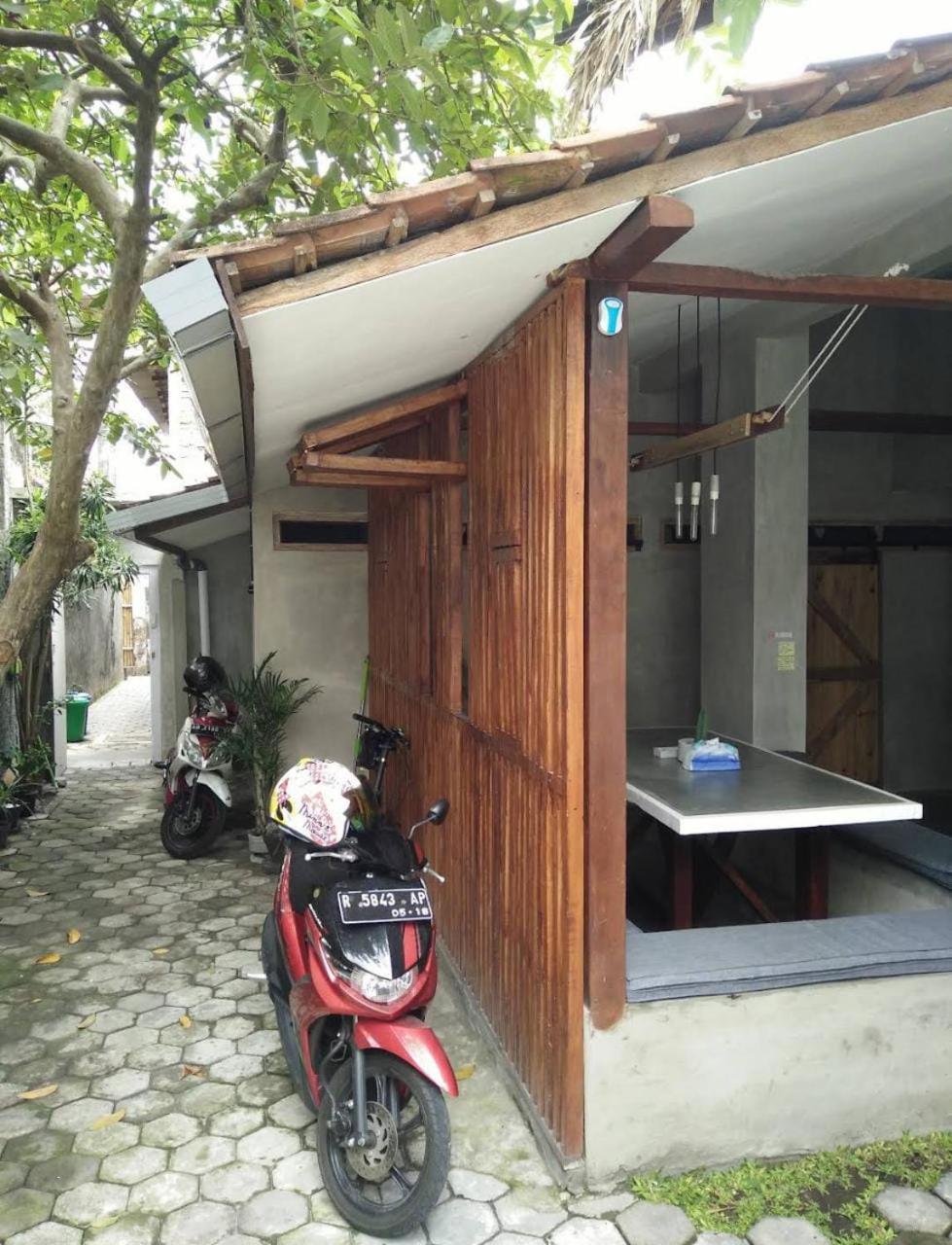 Trava House Villa Jogja ยอกยาการ์ตา ภายนอก รูปภาพ